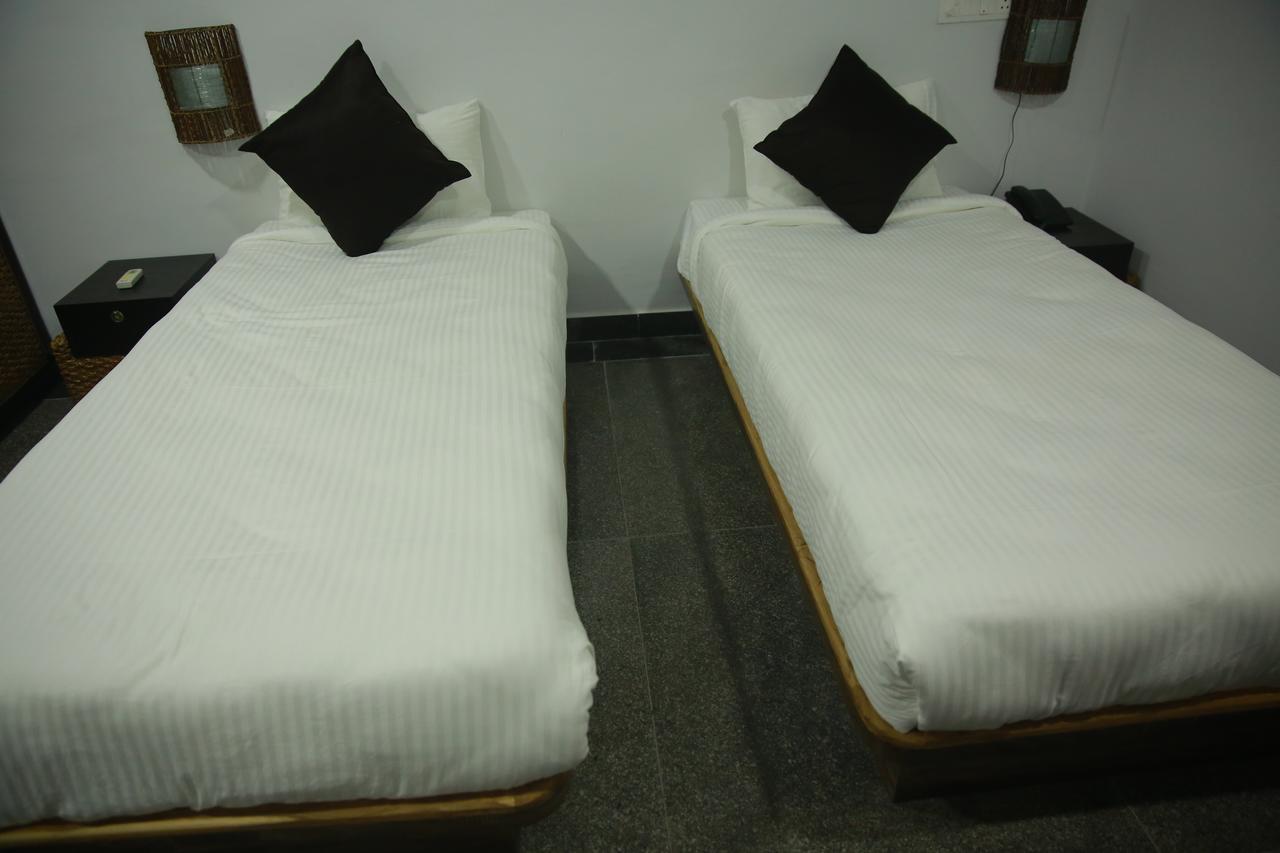 Lokis Forest Inn Χιντεραμπάντ Εξωτερικό φωτογραφία