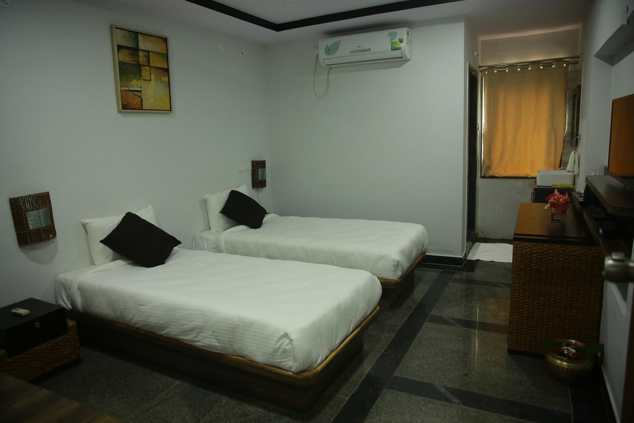 Lokis Forest Inn Χιντεραμπάντ Εξωτερικό φωτογραφία