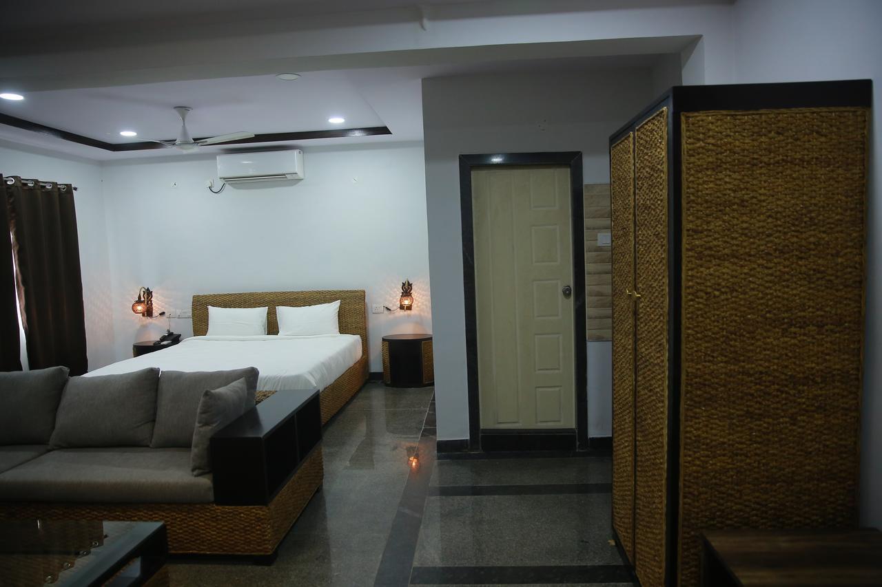 Lokis Forest Inn Χιντεραμπάντ Εξωτερικό φωτογραφία